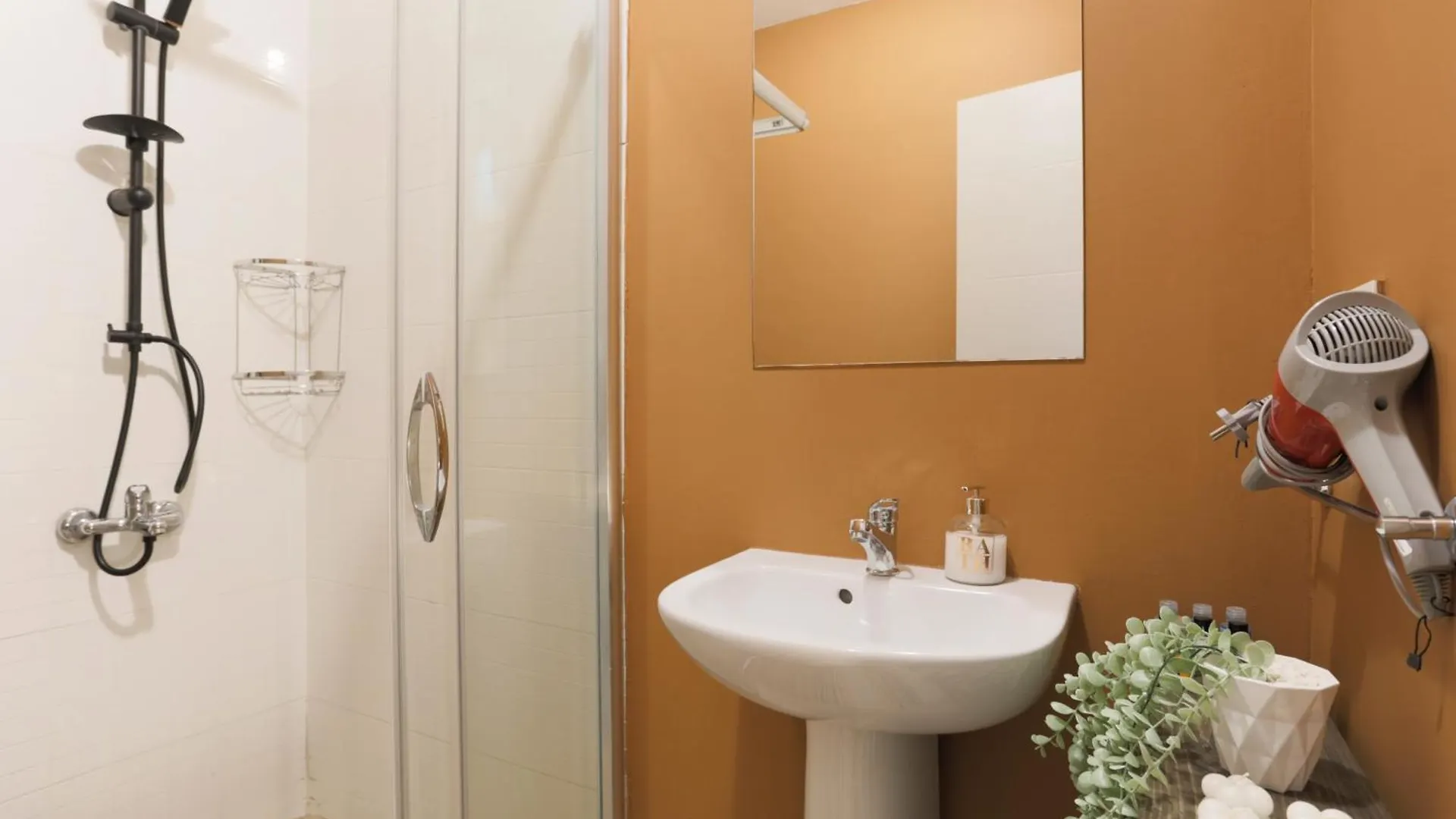 Triplex In The Heart Of Taksim For Big Groups And Familes Apartment Istanbul