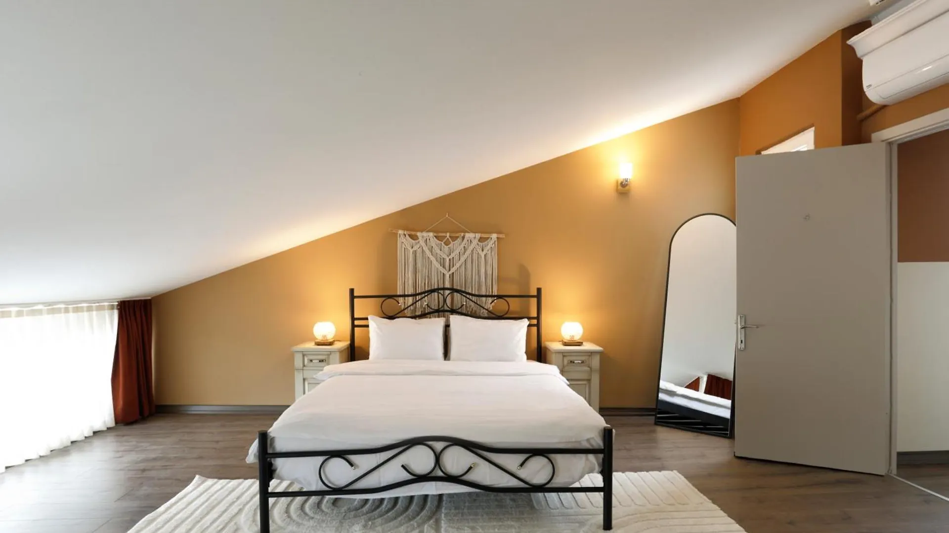 Triplex In The Heart Of Taksim For Big Groups And Familes Apartment Istanbul