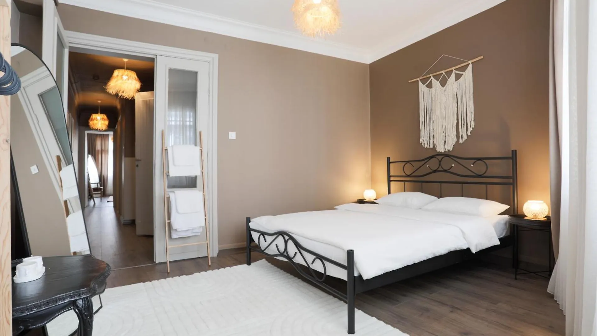 Triplex In The Heart Of Taksim For Big Groups And Familes Apartment Istanbul